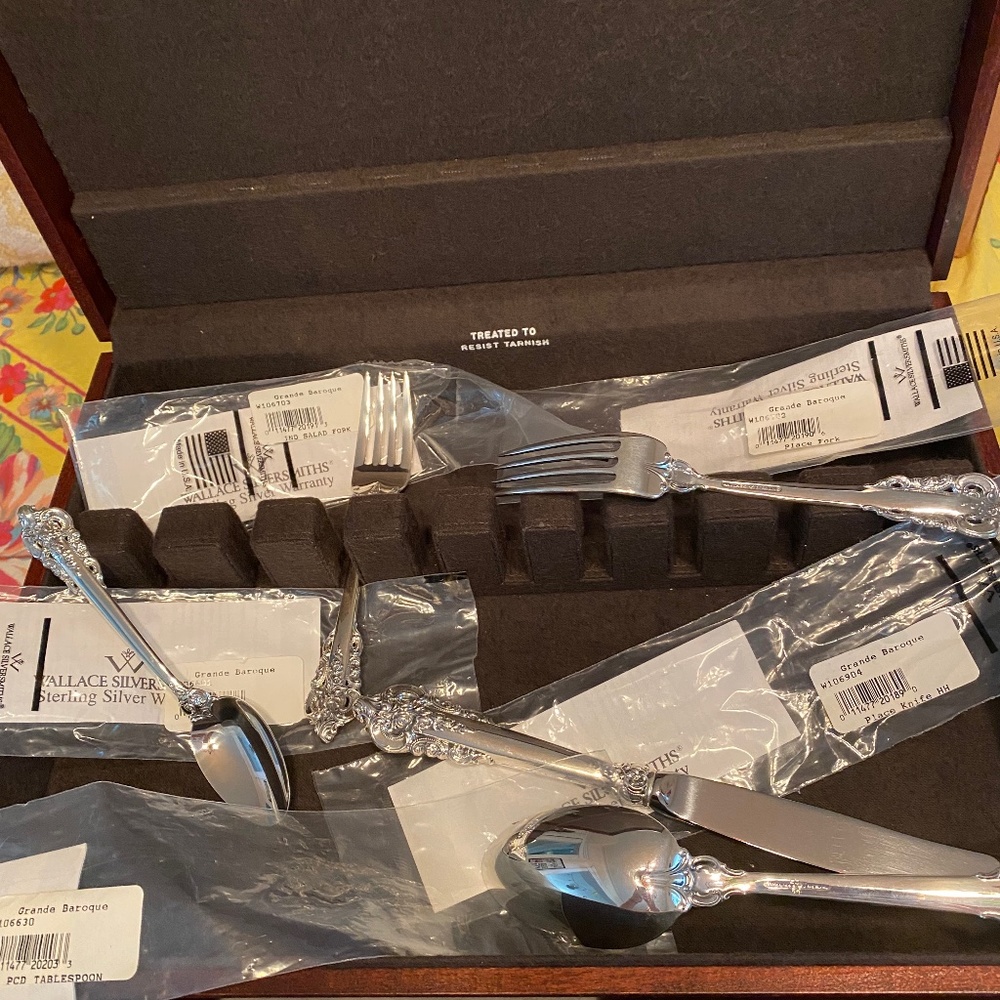 Wallace Grande Baroque 46pc Service for 8, Place